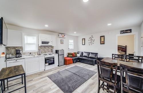 Wise County Otro | Cozy Tiny Homes Yellow