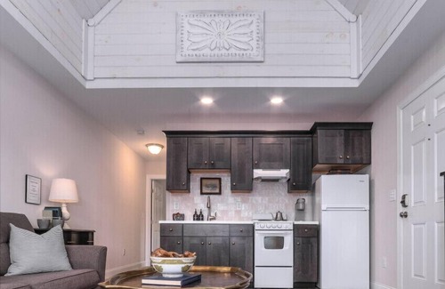 Lexington Cabaña | Irish Farmhouse-10 min from Downtown Lexington