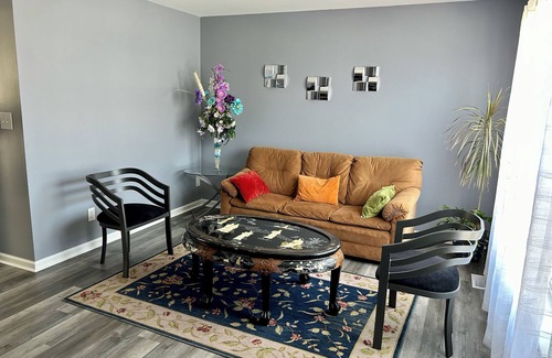 Bear Casa | Cozy Townhome in Bear, De close to UD, Christian Mall & Christiana hospital.