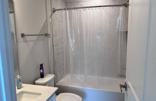 College Park Casa | Cozy townhome private master bedroom in serene Chillum with AC, WiFi,