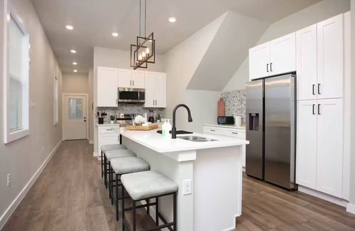Eastside Promise Neighborhood Casa | Cozy Townhouse 8 min from downtown San Antonio