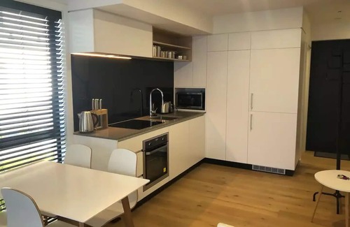 Albert Town Casa | Cozy Townhouse by the river with indoor fireplace