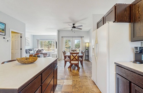 Redmond Casa | Cozy Townhouse Overlooking 1st Tee - access to Eagle Crest Resort, Sports Center