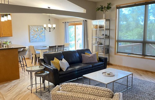 Rochester Casa | Cozy tranquility 6mi from Mayo 4bed/3bath