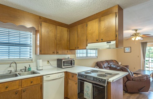 Alligator Point Cabaña | Cozy Treehouse Hideaway just Steps to the Beach!