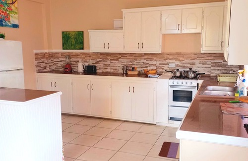 Soufriere Casa | Cozy Tropical Vacation home 10 minutes away from beaches and attractions