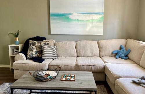 West Panama City Beach Casa | Cozy Two-Bedroom Cottage-5min walk to beach!