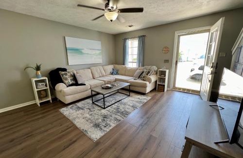 West Panama City Beach Casa | Cozy Two-Bedroom Cottage-5min walk to beach!