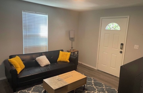 Washington Ave./ Memorial Park Casa | Cozy two bedroom home minutes from downtown