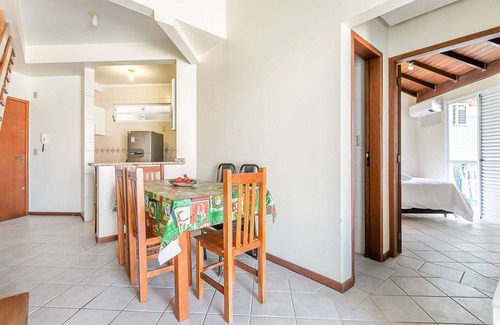 Cachoeira do Bom Jesus Apartamento | Cozy Two-story House Just 120m From the Beach! EDE