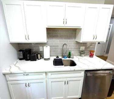 Wilmington Apartamento | Cozy unit King bed & laundry