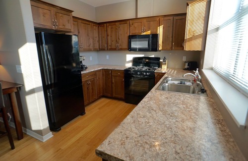 Mason City Condominio | Cozy updated Condo. Close to shopping and restaurants.