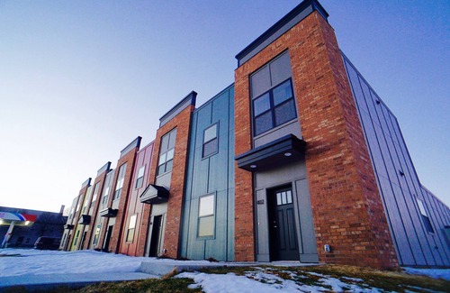 Mason City Condominio | Cozy updated Condo. Close to shopping and restaurants.