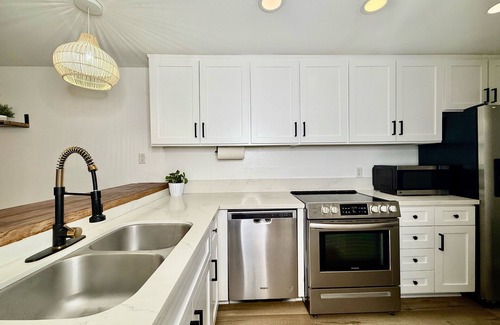 Harbor Condominio | Cozy Updated Luxury 1-bedroom Condo on the Marina in Long Beach