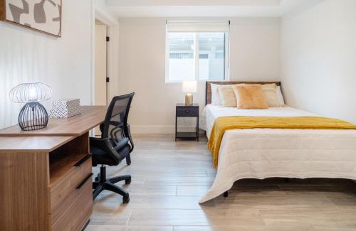 Downtown Los Angeles Casa | Cozy Urban Retreat near Downtown LA & USC - Private room with shared Living room and kitchen