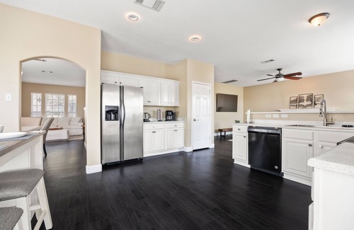 North San Antonio - SAT Casa | Cozy Urban Retreat