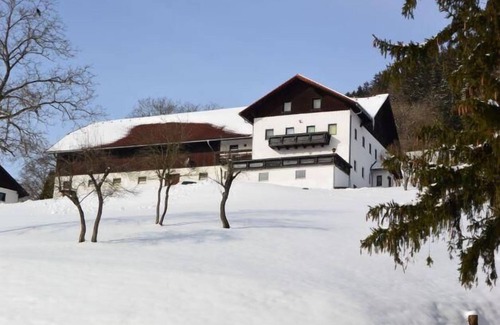 Waidhofen An Der Ybbs Apartamento | Cozy vacation apartment with balcony and stunning views