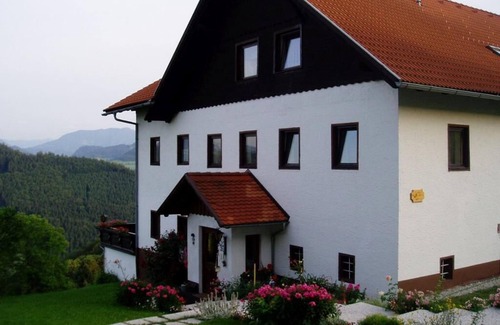 Waidhofen An Der Ybbs Apartamento | Cozy vacation apartment with balcony and stunning views