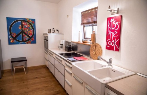 Deggendorf Apartamento | Cozy vacation apartment (84 m²) with tiled stove and unique ambience