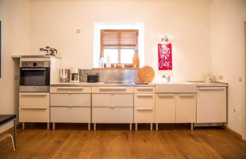 Deggendorf Apartamento | Cozy vacation apartment (84 m²) with tiled stove and unique ambience