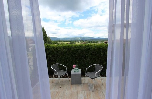 Riedlhutte Apartamento | Cozy vacation apartment (54 sqm) for up to four people with balcony