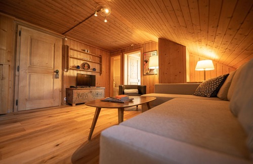 Schoenried Apartamento | Cozy vacation apartment with 1 bedroom in the Hotel Alpenrose