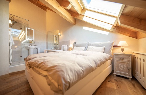 Schoenried Apartamento | Cozy vacation apartment with 1 bedroom in the Hotel Alpenrose