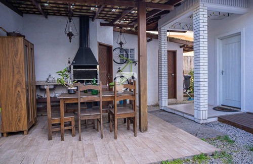Cachoeira do Bom Jesus Villa | Cozy villa in charming Cachoeira do Bom Jesus with WiFi