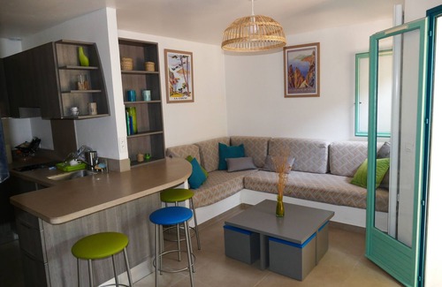 Lecci Casa | Cozy villa 🌞, air-conditioned, 5' walk to San Ciprianu beach 🌊