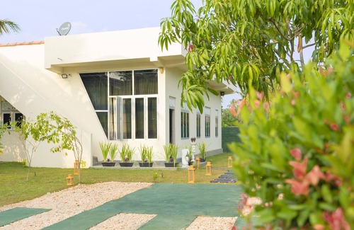Negombo Casa | Cozy villa, Family or friends within 10min drive to the Airport or beach Negombo
