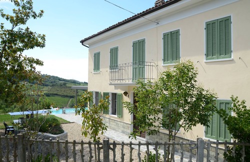 Calamandrana Casa | ¡Acogedora villa con increíble piscina y vista de los viñedos y colinas de Monferrato!