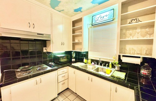 McAllen Casa | Cozy, Vintage Casita in The Heart of McAllen, Texas
