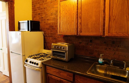 Central Park North Apartamento | Cozy vintage studio in New York City brownstone!