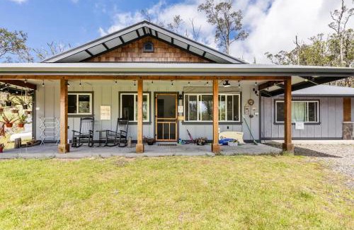 Royal Hawaiian Estates Casa | Cozy Volcanic Rainforest House