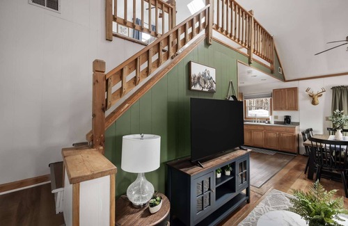 Kirby Chalet De Esquí | Cozy w Hot Tub, Fire Pit, Wifi, Grill, Deck & Pets