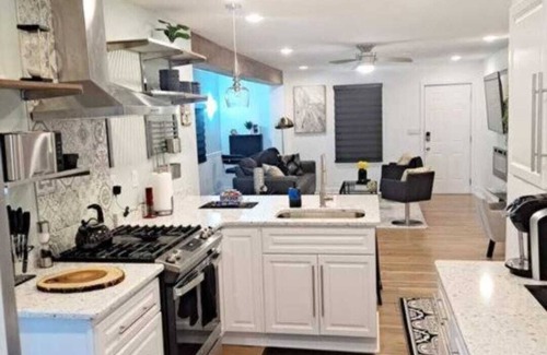Lancaster Casa | Cozy Walnut/ W private Parking
