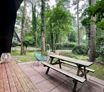 Rekem Chalet De Esquí | Cozy warm chalet in wooden nature near Maastricht-Gothamette House