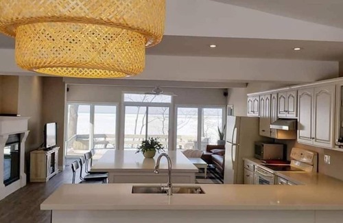 Plympton-Wyoming Casa | Cozy Waterfront Cottage on Lake Huron's Blue Coast