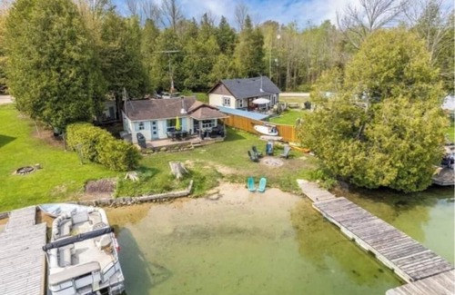 Chatsworth Cabina | Cozy waterfront cabin by beautiful William’s Lake