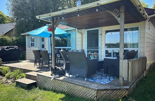 Chatsworth Cabina | Cozy waterfront cabin by beautiful William’s Lake
