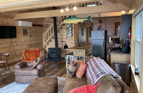 Greenville Cabina | Cozy Waterfront Cabin - Moosehead Lake