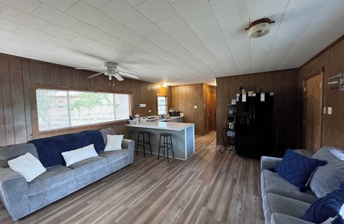 Farmerville Cabina | Cozy Waterfront Cabin on Lake D'Arbonne