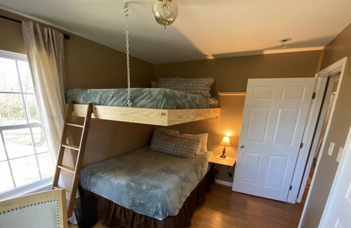 Ashland City Cabaña | Cozy Waterfront Cottage w/ Spa - The Birdhouse