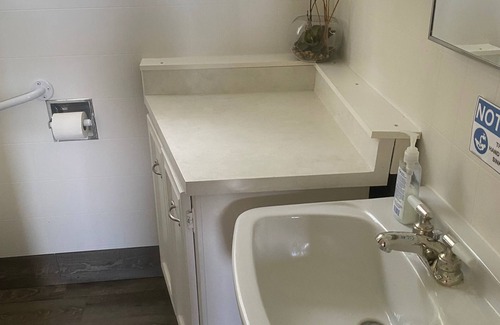 South Bruce Peninsula Cabaña | Cozy Waterfront Cottage on desirable lake