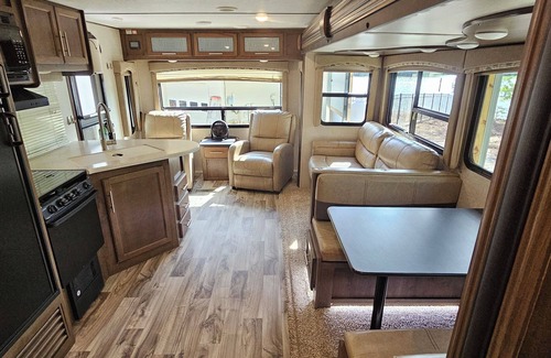 Oriental Casa | Cozy waterfront travel trailer 1 bedroom and AC, WiFi in charming Oriental