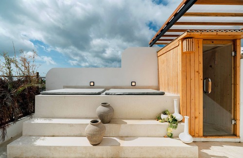 Pecatu Apartamento | Cozy Wellness Villa- Sauna & Pools, 3 Min to Beach
