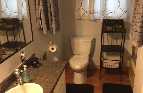 Bishop Casa | Cozy West Bishop Duplex, Short Stroll to Downtown