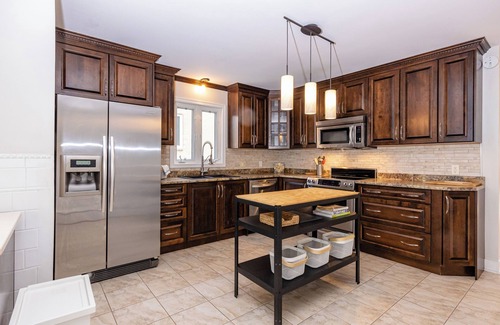 North End Casa | Cozy West End Two Storey Home