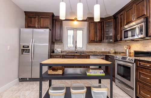 North End Casa | Cozy West End Two Storey Home
