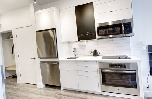 Whistler Cay Heights Condominio | Cozy Whistler Village Stuidio w/Pool & Hot Tub
